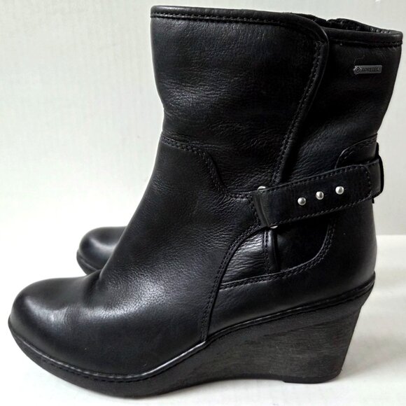 Clarks Boots Womens 9.5 Black Leather Goretex Wedge Moto Ankle Booties - Picture 1 of 13